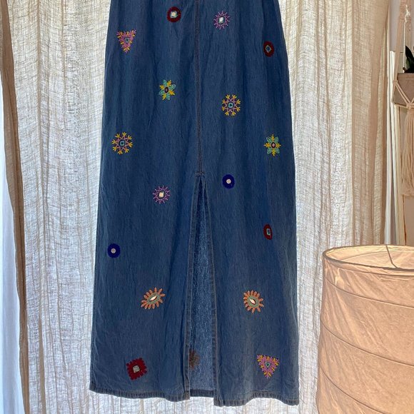 Zara detailed maxi skirt/strapless dress - Picture 2 of 2